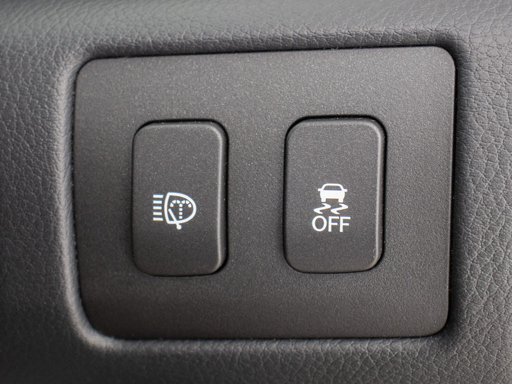 ★使いやすさや安全性を追求したステアリン
グ周り！高級車ゆえにスイッチ類が多いのも
特徴ですね！考え尽くされた配置ですぐに使
いこなす事が出来ますのでご安心下さい！是
非、体感してみて下さい！！