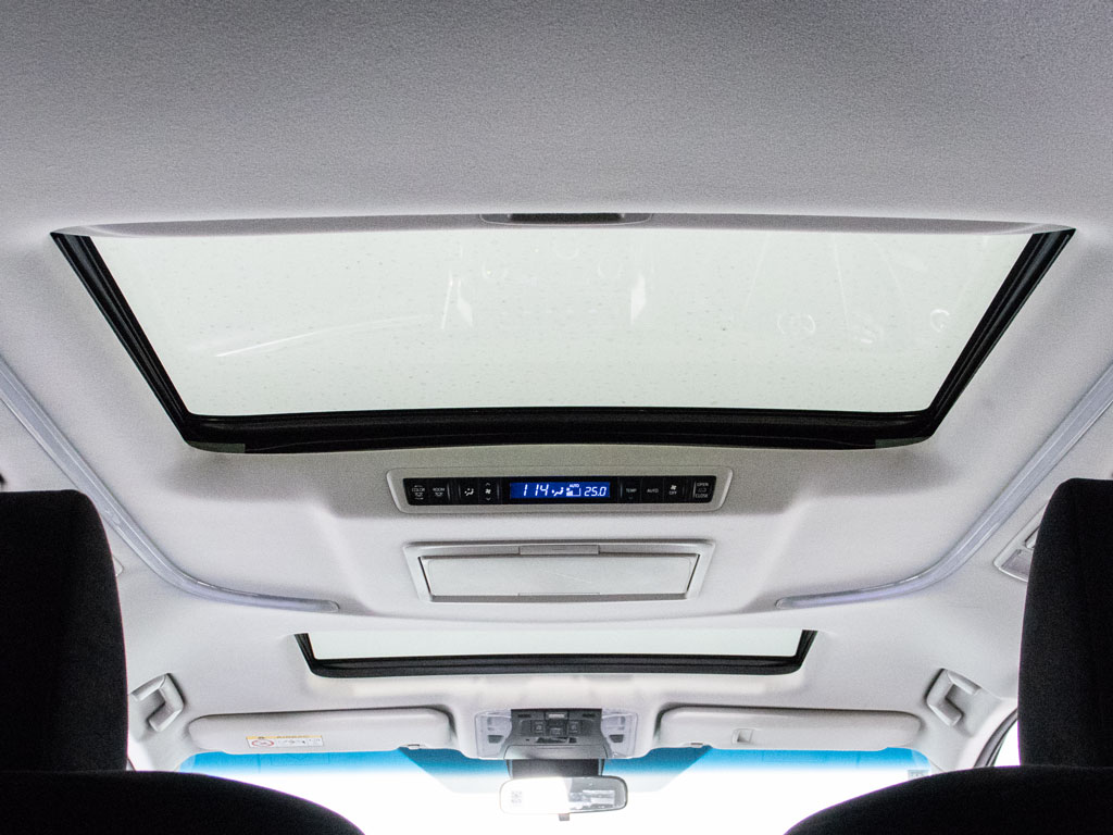 ★ツインサンルーフ★希少装備を装着！開放
的な空間をお楽しみください！