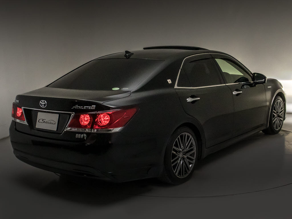 ★テールスモークやＬＥＤ加工、マフラー、
ルーフスポイラー、エアロパーツなど取り付
け承ります！