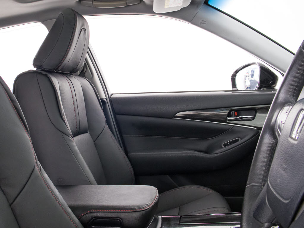 当社では、オゾンＯ３を利用した、根本的な
脱臭・消臭・除菌クリーニングを承っており
ます！こだわりのクリーニングで綺麗なお車
をご提供可能です！