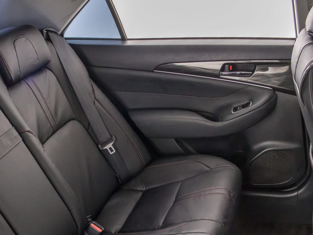 当社では、オゾンＯ３を利用した、根本的な
脱臭・消臭・除菌クリーニングを承っており
ます！こだわりのクリーニングで綺麗なお車
をご提供可能です！