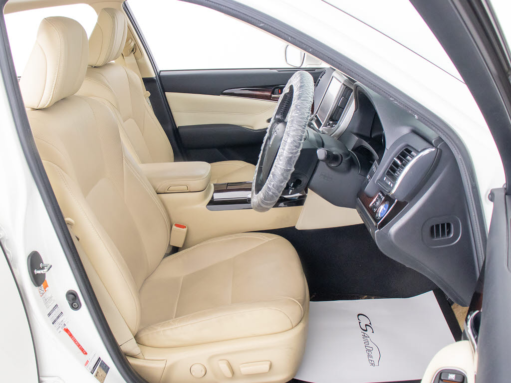 快適エアシート＆シートヒーターを装備して
います！高級車ならではの装備です！シート
が暖まる機能！シートから冷風が出る機能！
どちらも付いています！！寒い冬も、暑い夏
も快適にご乗車頂けます！！