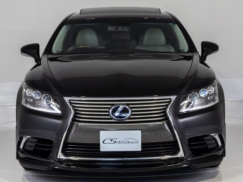 ６００ｈは人気の連眼ＬＥＤヘッドライトが
標準装備！