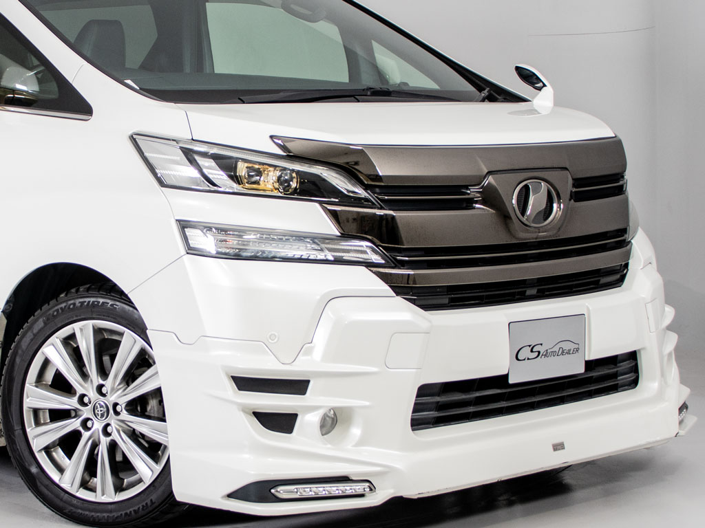 ★フロントビュー★グリル交換、エアロ取り
付け等、カスタムもお任せください！