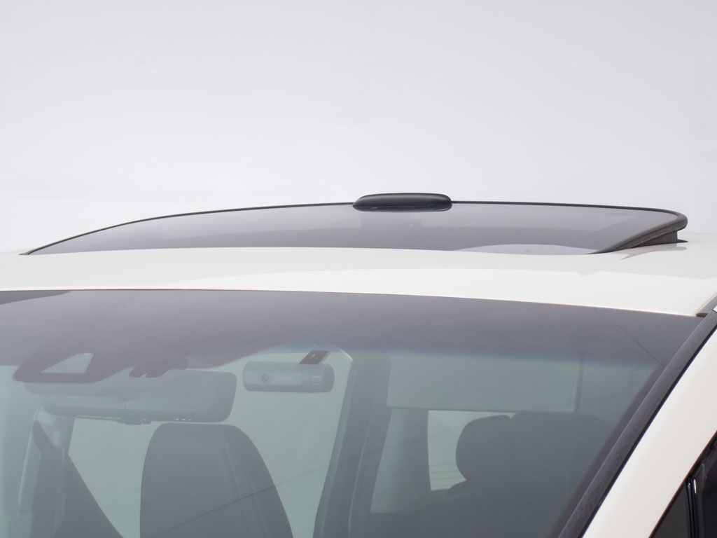 ★サンルーフ★‌人気装備のサンルーフ装着
！開放的な空間をお楽しみいただけます！