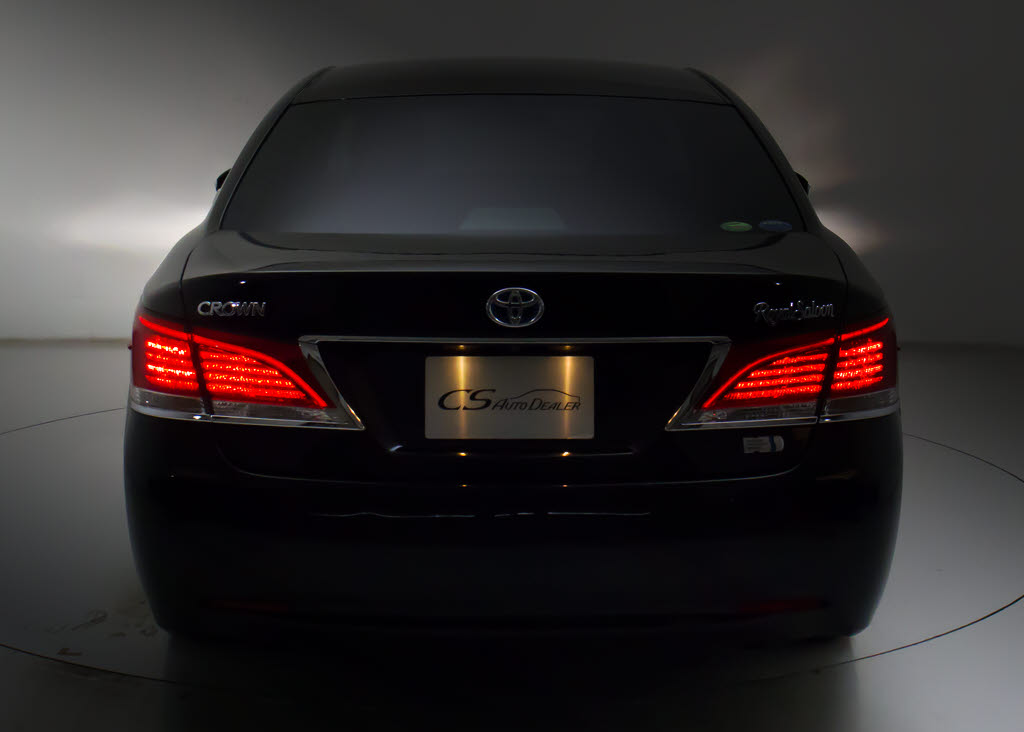 ★テールスモークやＬＥＤ加工、マフラー、
ルーフスポイラー、エアロパーツなど取り付
け承ります！