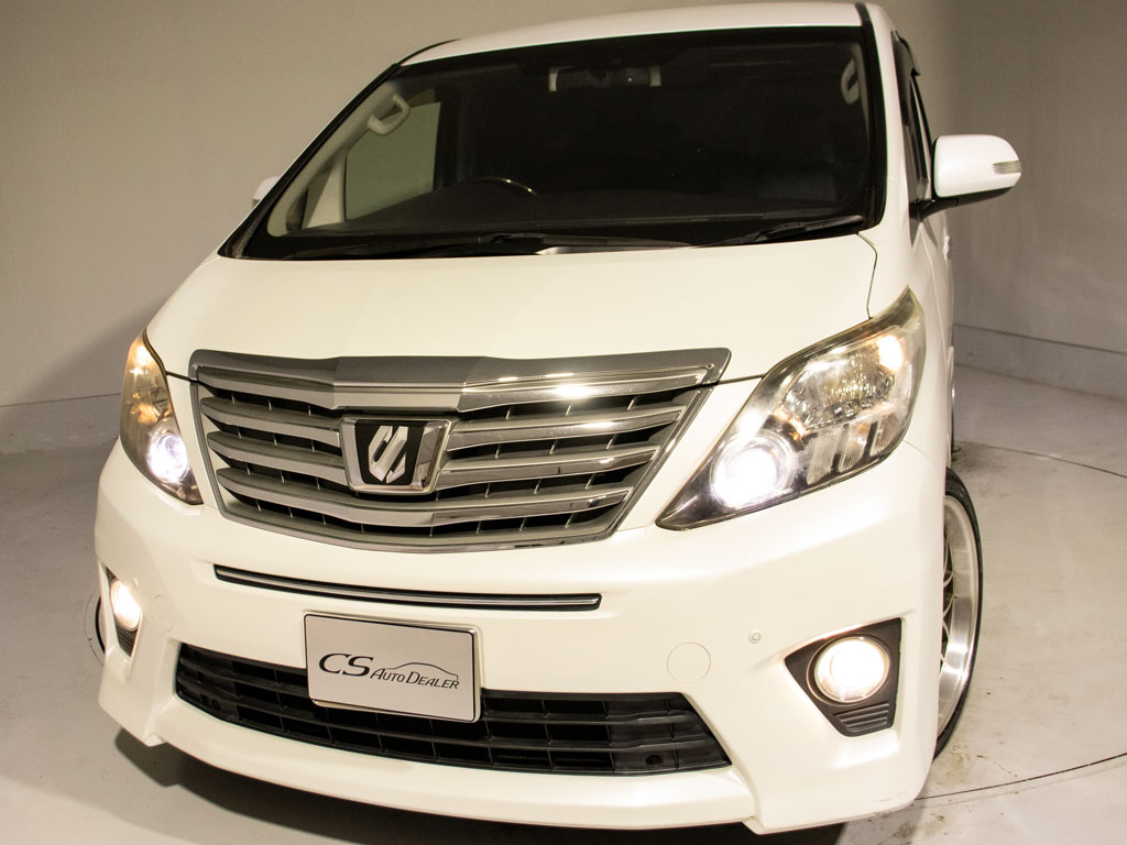 ★HIDヘッドライト★明るさ、視認性抜群！L
EDへの換装もお任せください！