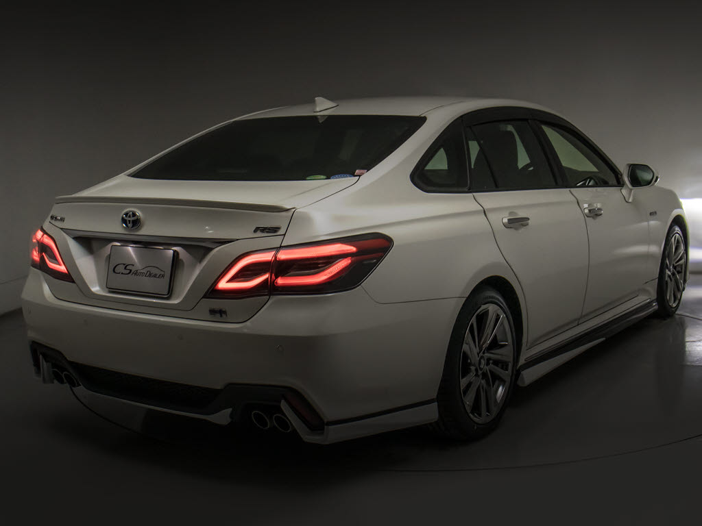 ★テールスモークやＬＥＤ加工、マフラー、
ルーフスポイラー、エアロパーツなど取り付
け承ります！