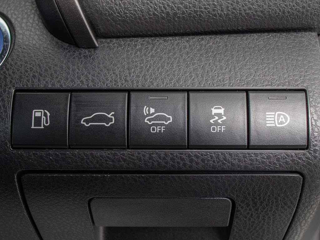 ★使いやすさや安全性を追求したステアリン
グ周り！高級車ゆえにスイッチ類が多いのも
特徴ですね！考え尽くされた配置ですぐに使
いこなす事が出来ますのでご安心下さい！是
非、体感してみて下さい！！