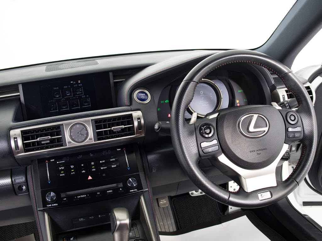 ★使いやすさや安全性を追求したステアリン
グ周り！高級車ゆえにスイッチ類が多いのも
特徴ですね！考え尽くされた配置ですぐに使
いこなす事が出来ますのでご安心下さい！是
非、体感してみて下さい！！