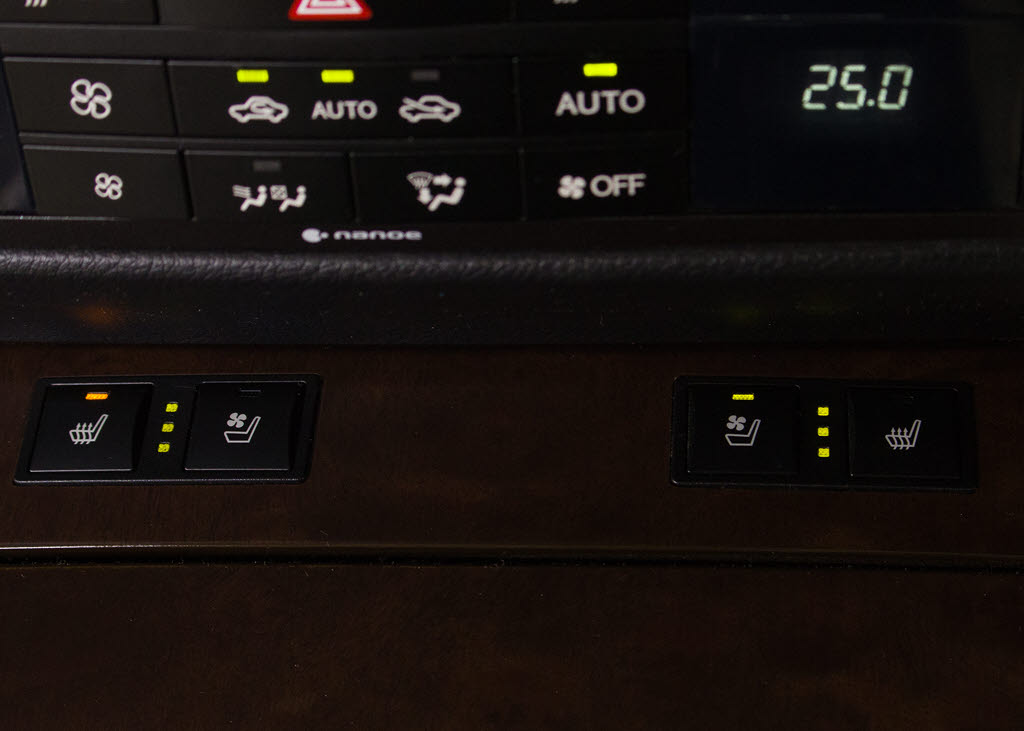 エアシート＆シートヒーターを完備しており
ますのでオールシーズン快適にご乗車頂けま
す。