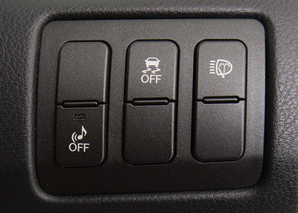 ★使いやすさや安全性を追求したステアリン
グ周り！高級車ゆえにスイッチ類が多いのも
特徴ですね！考え尽くされた配置ですぐに使
いこなす事が出来ますのでご安心下さい！是
非、体感してみて下さい！！