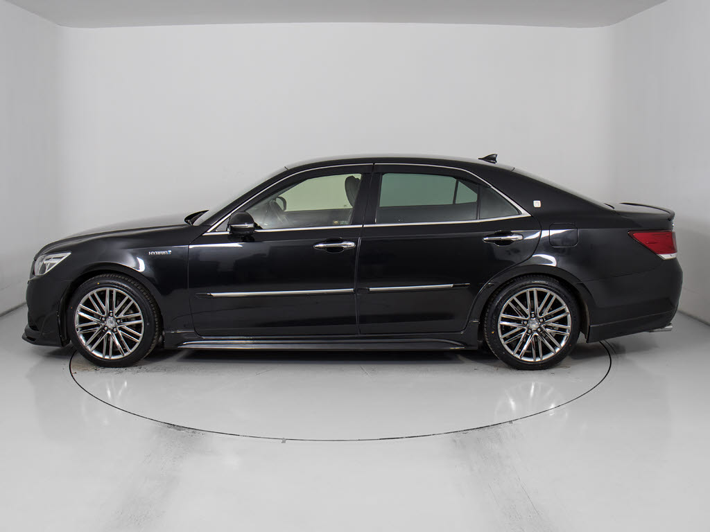 お探しの方必見OP18AW付！大人気のオプショ
ン装備スパッタリング１８インチアルミホイ
ール！