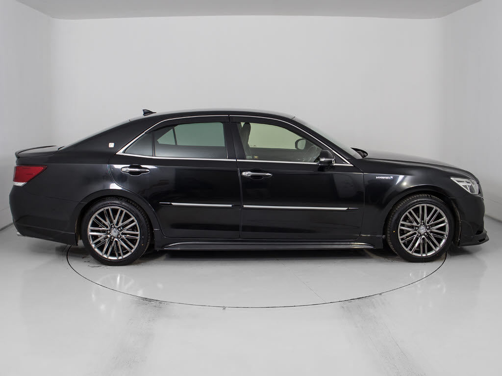 お探しの方必見OP18AW付！大人気のオプショ
ン装備スパッタリング１８インチアルミホイ
ール！