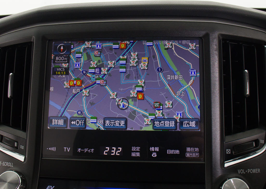 ★メーカー純正の大画面ＨＤＤマルチナビが
装備されています！