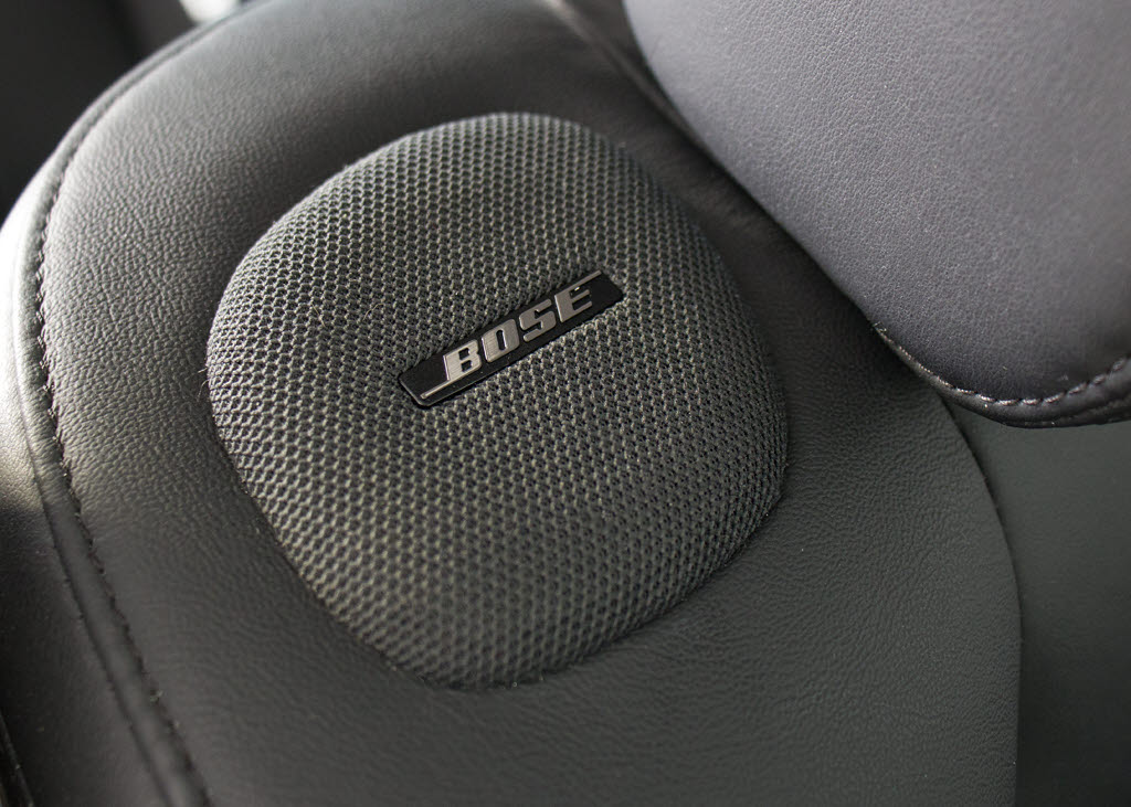 ★ＢＯＳＥサウンドスピーカー！専用に音場
設計された臨場感あふれるサウンドシステム
です！