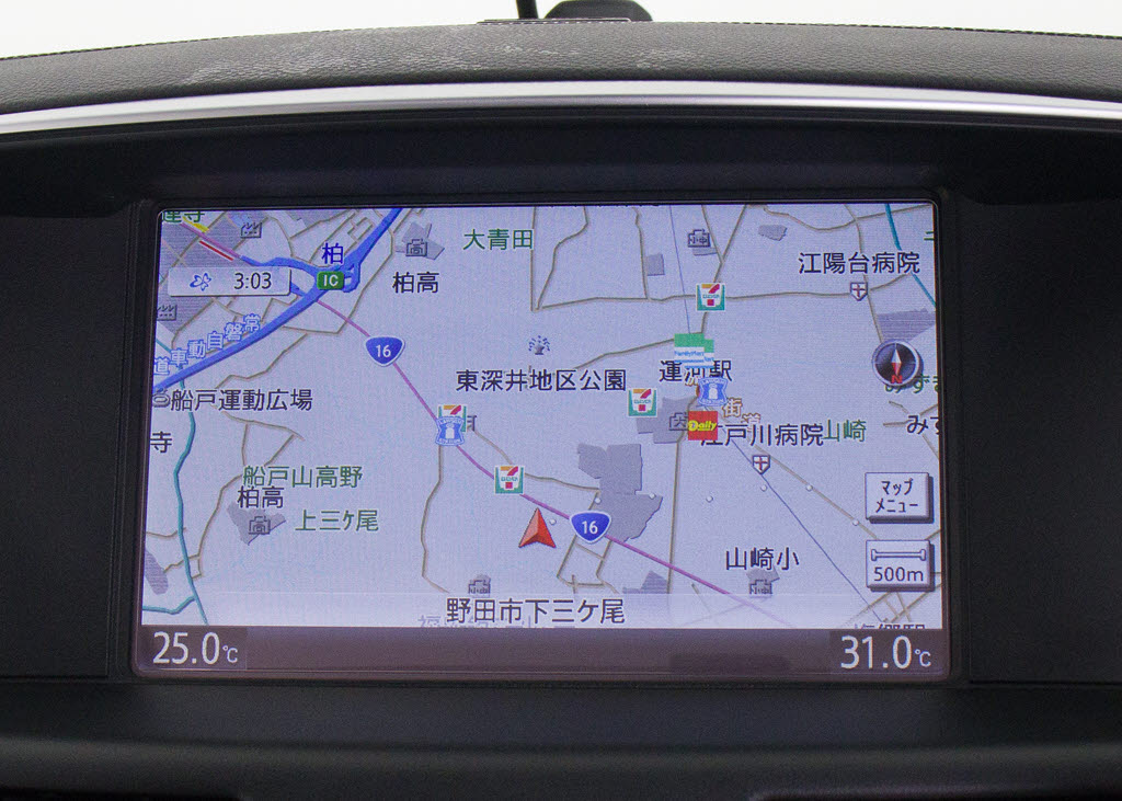 機能満載の純正ＨＤＤナビは高精細に加え音
楽の録音機能ミュージックサーバー機能でい
つでもお好きな音楽が聴けます。