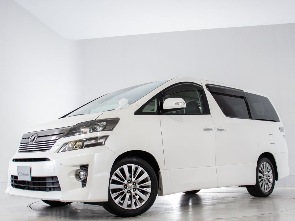 ★フロントビュー★グリル交換、エアロ取り
付け等、カスタムもお任せください！