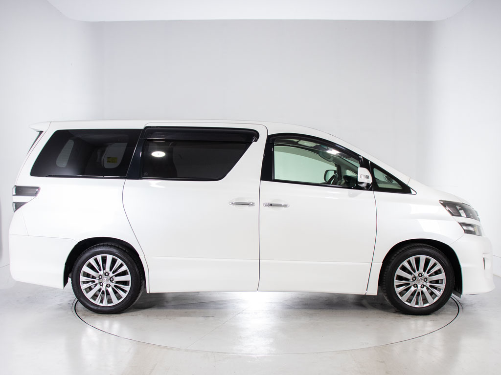 ★ﾘｱﾋﾞｭｰ★テールランプ加工、マフラー換装
等も承っております！