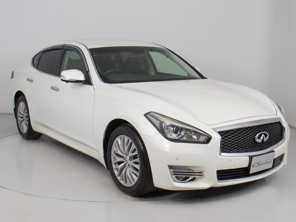 ガラス系ボディコーティングご施工可能です
！下地作りからこだわり塗装面の艶や輝きを
取り戻し肉厚被膜で塗装面を守ります！