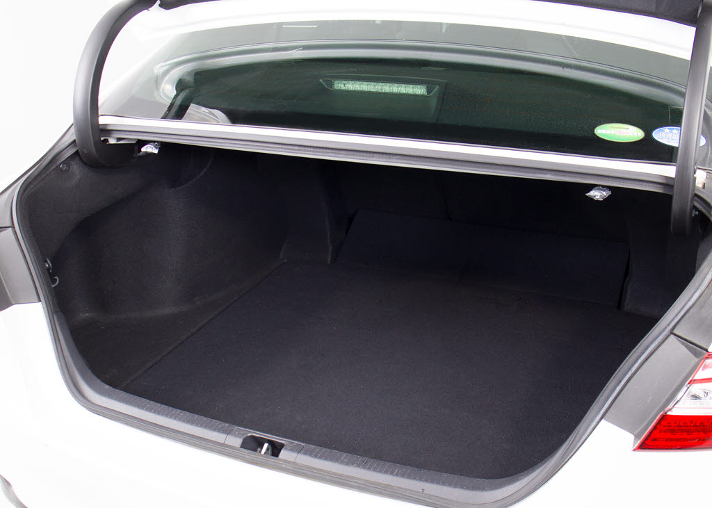 車両の良さを感じて頂けるような綺麗なお写
真を沢山登録しておりますので、是非スワイ
プして次頁もご覧下さい！