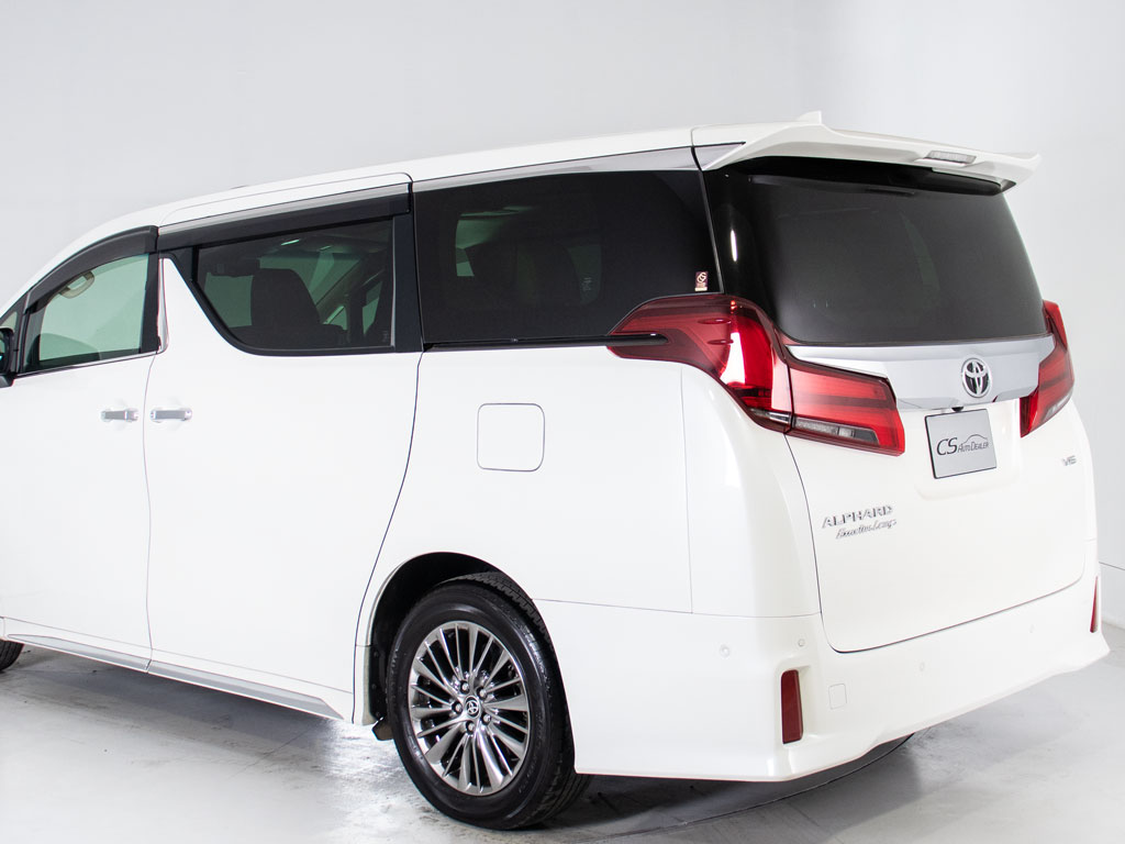 ★展示前点検実施★特殊な機材も用いて、全
車点検を実施しております！