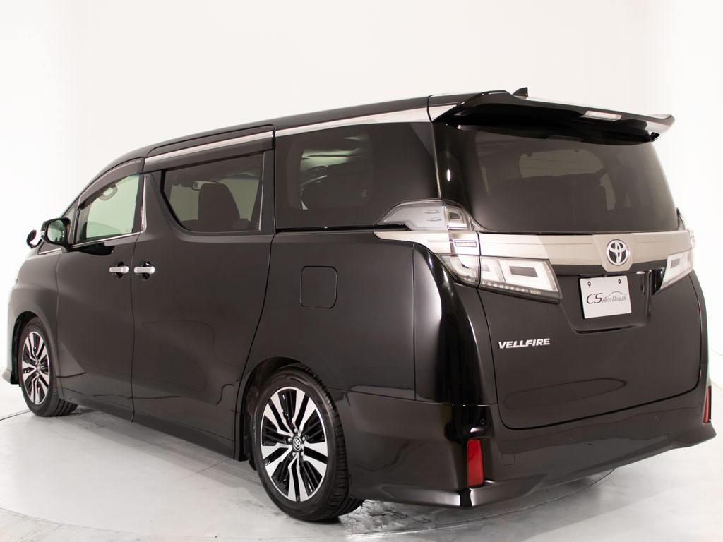 ★展示前点検実施★特殊な機材も用いて、全
車点検を実施しております！