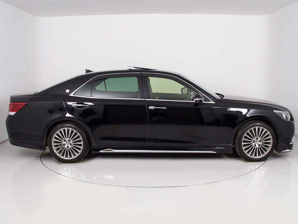 お探しの方必見ＯＰ１８ＡＷ付！大人気のオ
プション装備純正１８インチアルミホイール
！