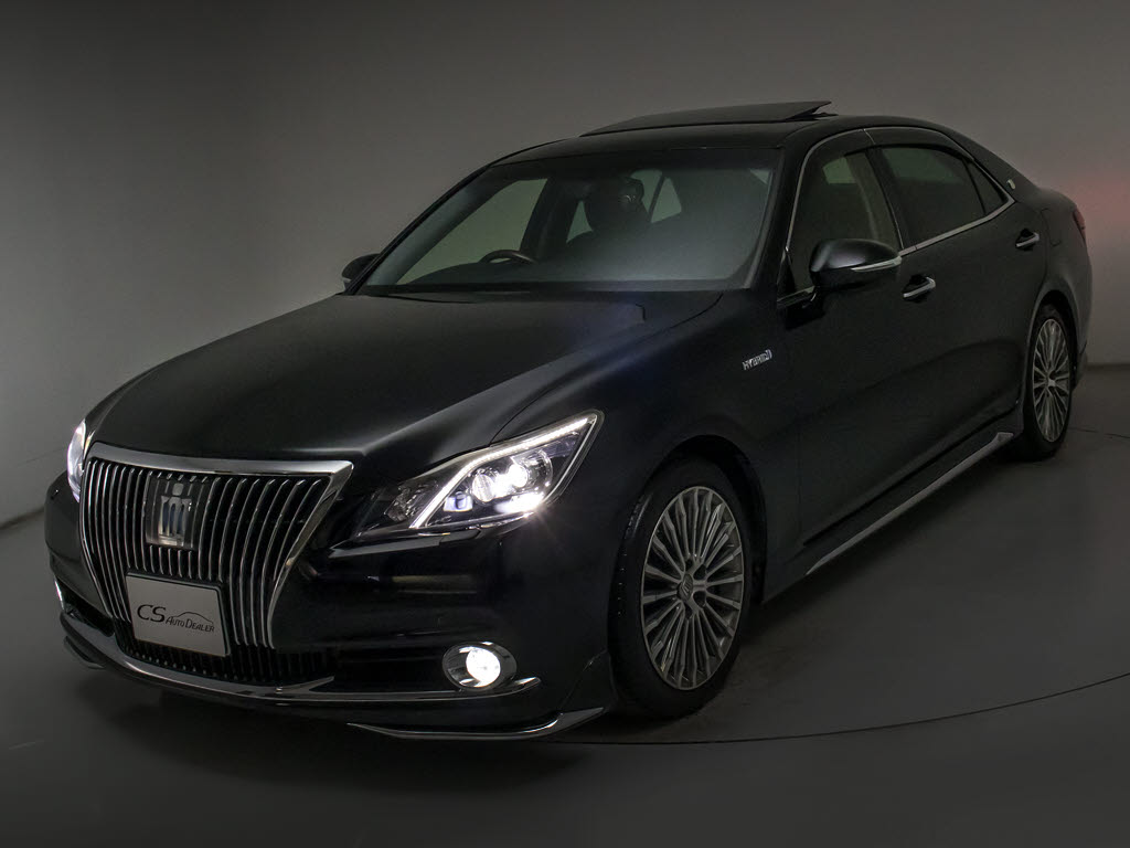 フロントビューの存在感をご覧ください！！
ヘッドライトは視界良好のライト、さらにフ
ォグライト搭載。デザイン性も高いのが特権
です。