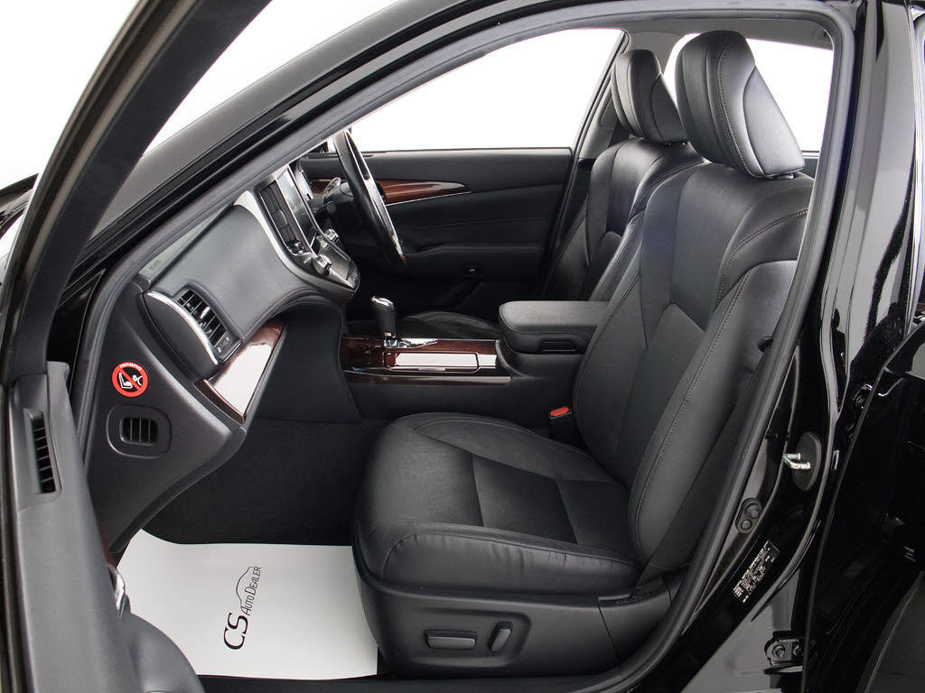 快適エアシート＆シートヒーターを装備して
います！高級車ならではの装備です！シート
が暖まる機能！シートから冷風が出る機能！
どちらも付いています！！寒い冬も、暑い夏
も快適にご乗車頂けます！！