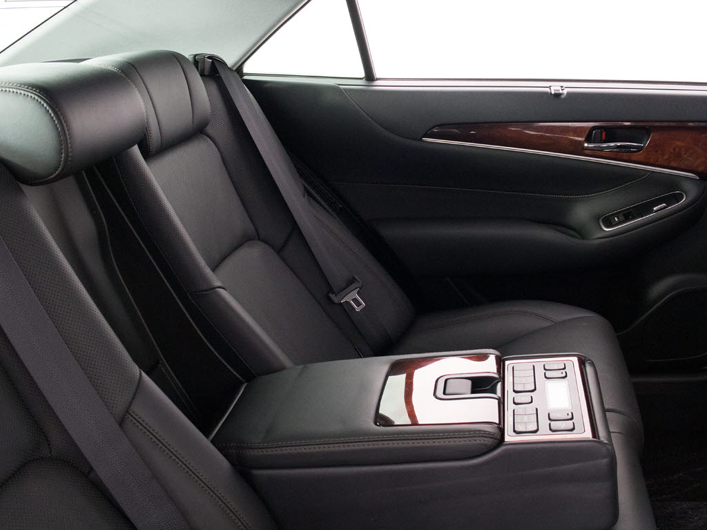 当社では、オゾンＯ３を利用した、根本的な
脱臭・消臭・除菌クリーニングを承っており
ます！こだわりのクリーニングで綺麗なお車
をご提供可能です！