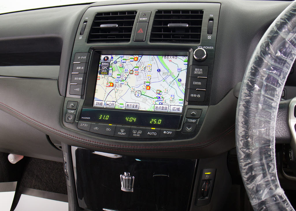 ★メーカー純正の大画面ＨＤＤマルチナビが
装備されています！