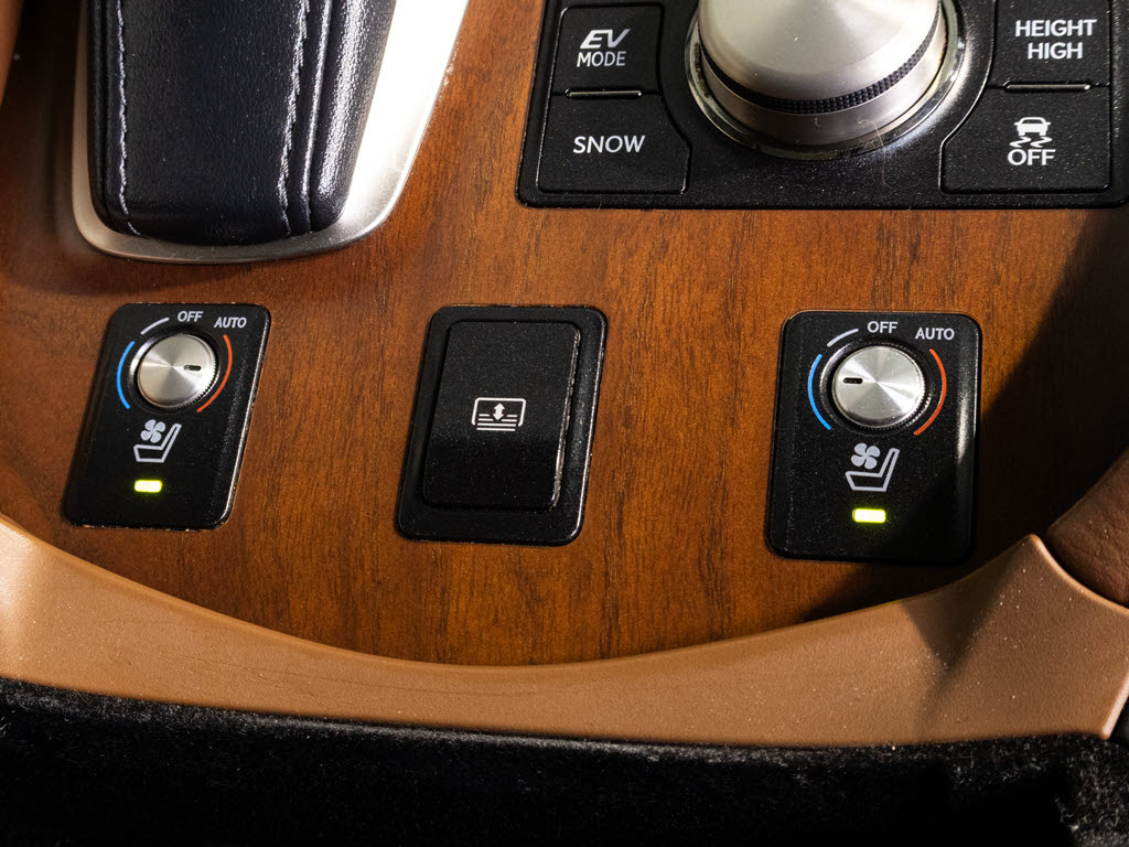 エアシート＆シートヒーター付きで年中快適
にお過ごし可能！