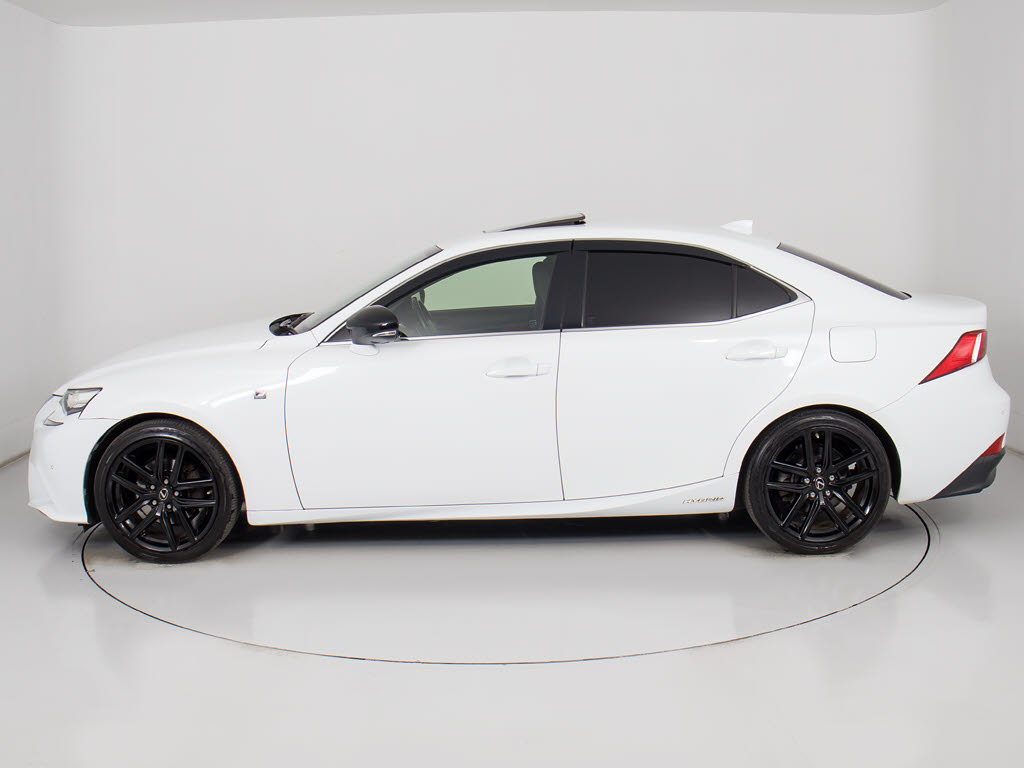 クロスライン専用１８インチアルミ！！アル
ミホイールの変更も可能です！お客様のお好
みの１台を作成可能となります！※詳細はス
タッフまでお尋ねください。