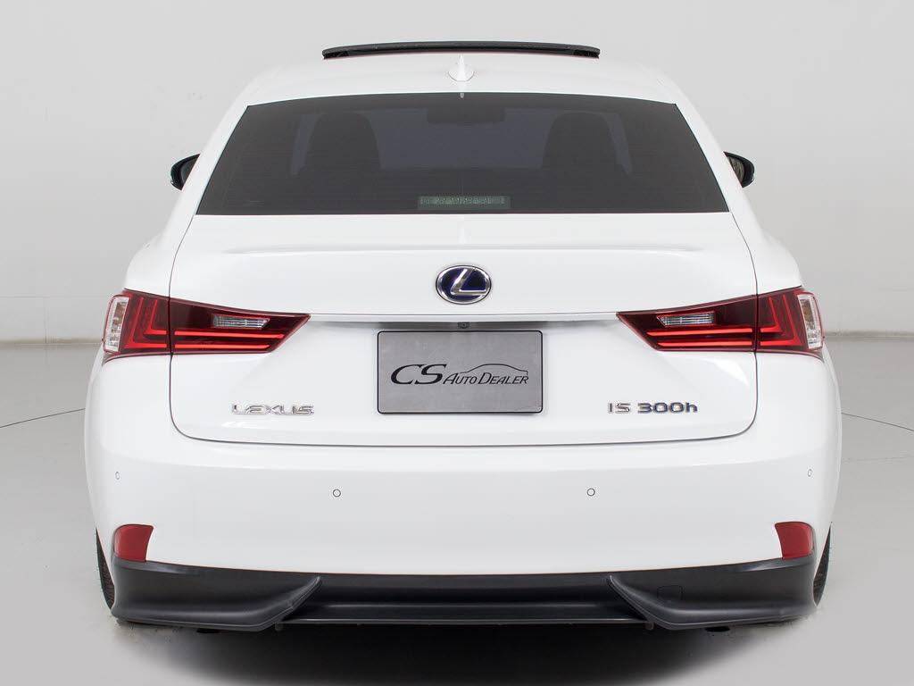 クリアランスソナーが付いています！フロン
ト＆リアにセンサーがあり、障害物に近づく
と警告音が鳴りドライバーへお知らせ！すご
く便利な人気装備です！！