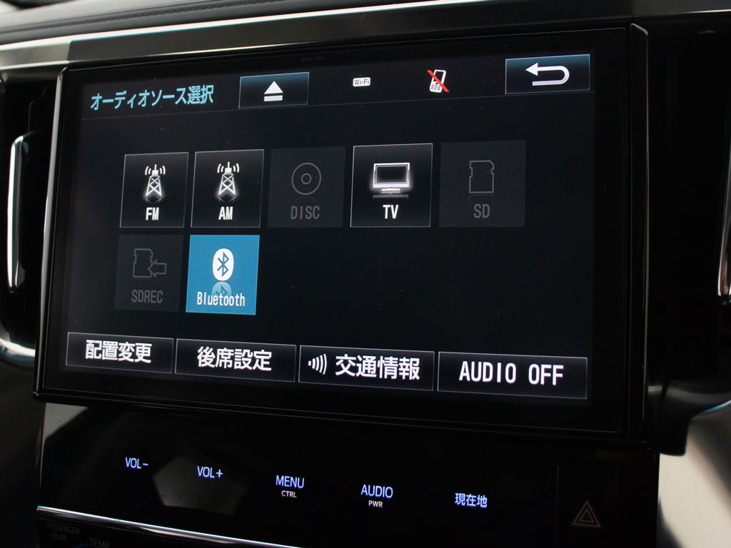 ★各種メディア対応★CD&DVDはもちろん
BluetoothやUSBなどでスマホ等も接続可能！