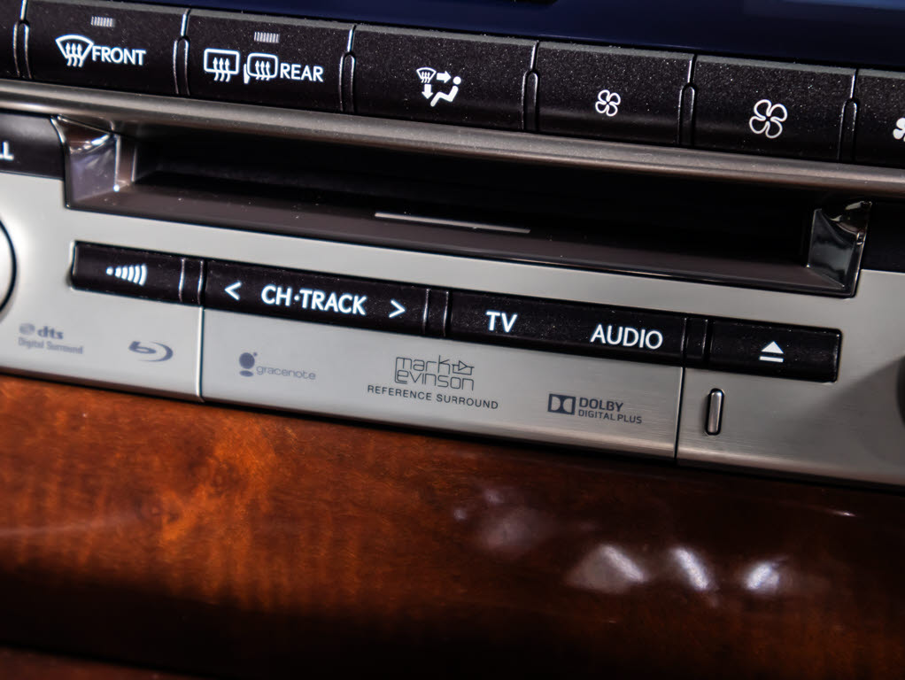 ワンランク上の音質マークレビンソン！