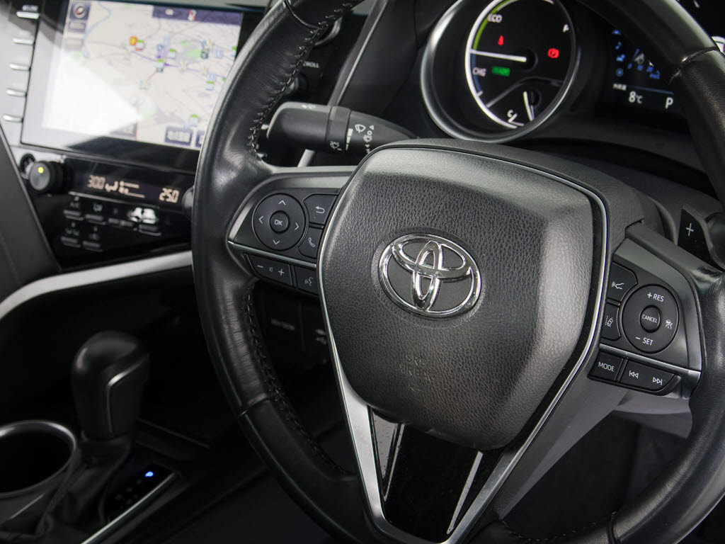 ★使いやすさや安全性を追求したステアリン
グ周り！高級車ゆえにスイッチ類が多いのも
特徴ですね！考え尽くされた配置ですぐに使
いこなす事が出来ますのでご安心下さい！是
非、体感してみて下さい！！