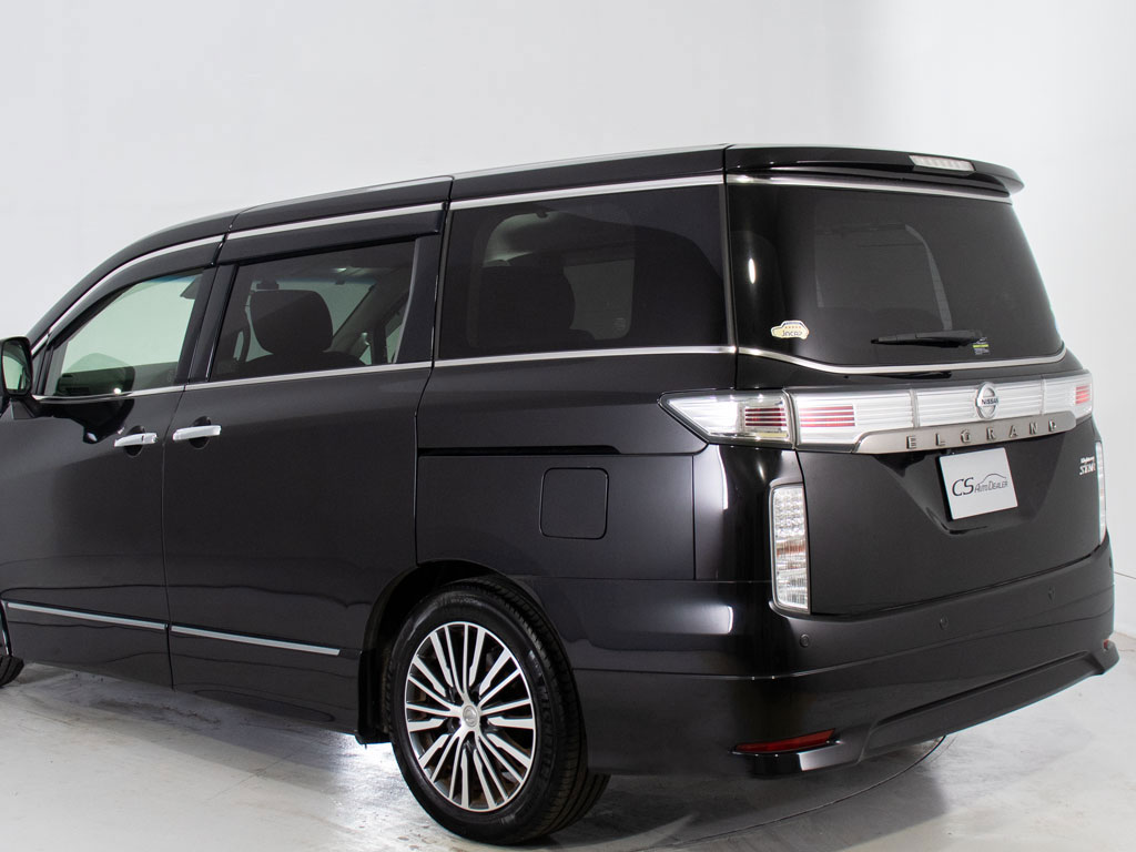 ★展示前点検実施★特殊な機材も用いて、全
車点検を実施しております！