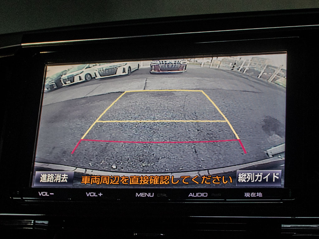 ★カラーバックモニター★車両後方を映す安
心装備！車庫入れをサポートいたします