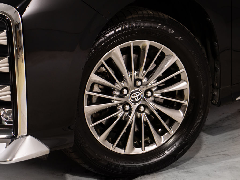 ★各種カスタム！★エアロ取付、社外アルミ
ホイール換装承っております！