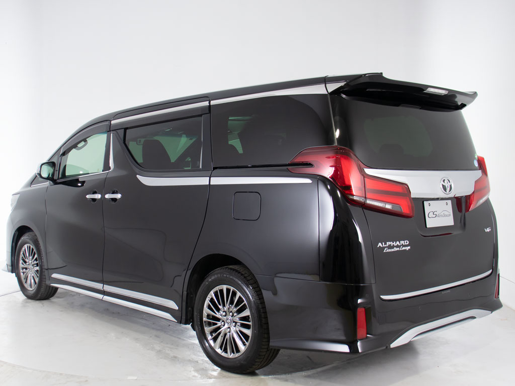 ★展示前点検実施★特殊な機材も用いて、全
車点検を実施しております！