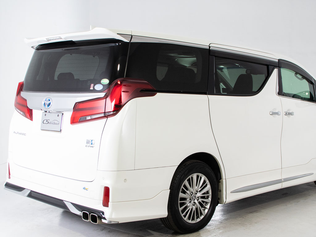 ★ﾘｱﾋﾞｭｰ★テールランプ加工、マフラー換装
等も承っております！