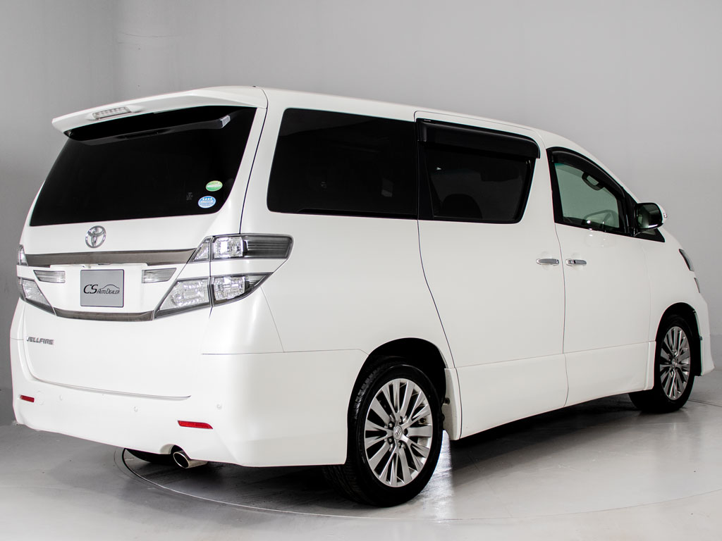 ★ﾘｱﾋﾞｭｰ★テールランプ加工、マフラー換装
等も承っております！