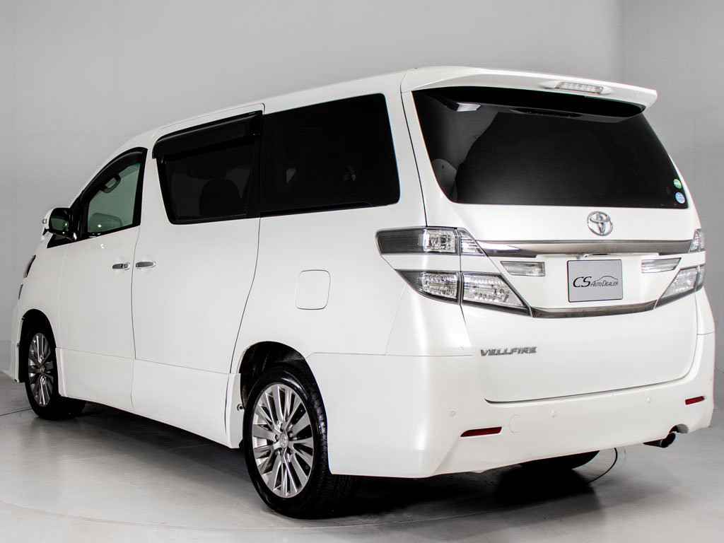 ★展示前点検実施★特殊な機材も用いて、全
車点検を実施しております！