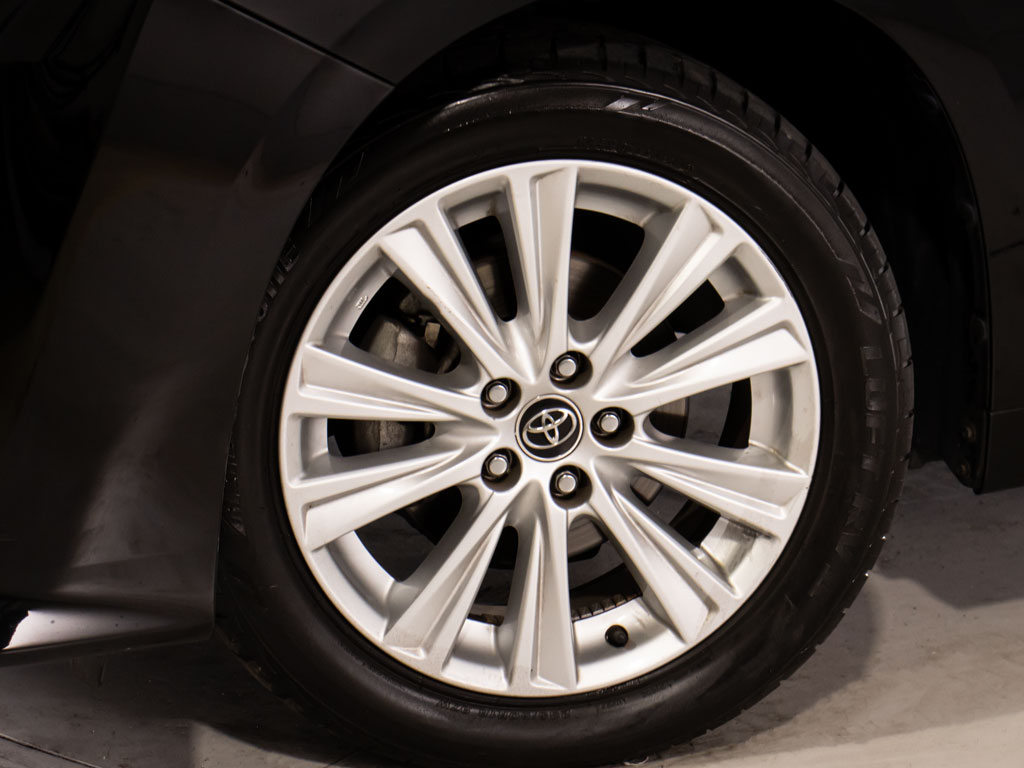 ★各種カスタム！★エアロ取付、社外アルミ
ホイール換装承っております！