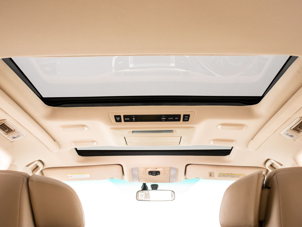 ★サンルーフ★‌人気装備のサンルーフ装着
！開放的な空間をお楽しみいただけます！