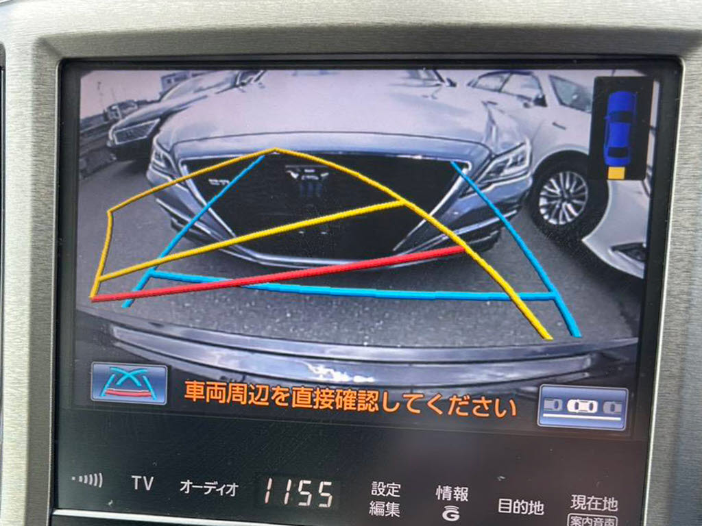 カラーバックカメラが付いています！バック
にギアを入れると、後方視界が自動的にマル
チ画面に映し出されます！夜も明るく見えま
すので、すごく便利！！一度使うとカメラ無
しには乗りたくない程！