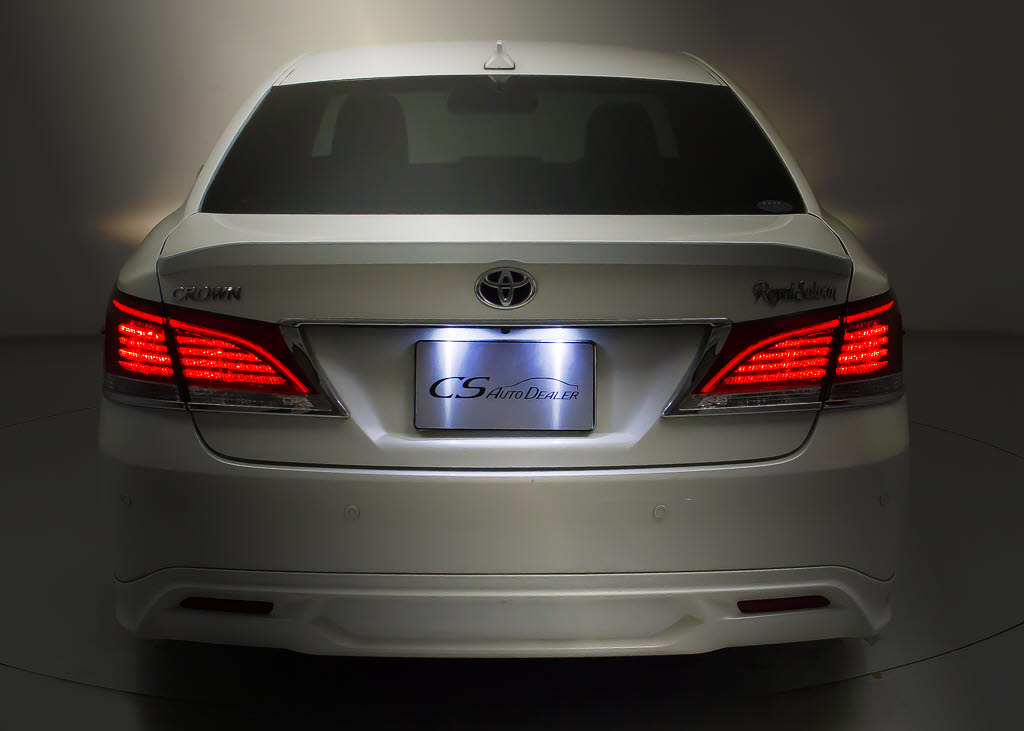 ★テールスモークやＬＥＤ加工、マフラー、
ルーフスポイラー、エアロパーツなど取り付
け承ります！