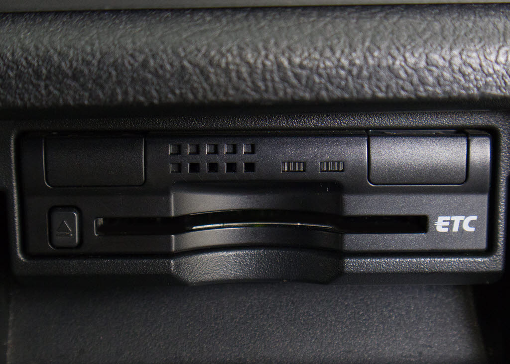 ★ＥＴＣが装備されています！！高速道路を
利用する際は必需品ですよね！！ストレス無
く料金所を通過出来ます！